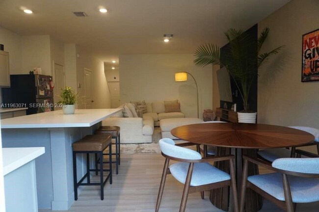 Foto del edificio - 385 NW 9th St