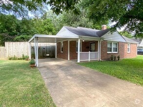 Building Photo - 482 Sharon Dr