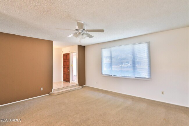 Building Photo - 3513 S Oak St