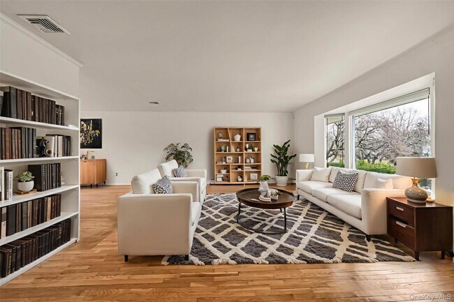 Foto del edificio - 16 Middle Ln