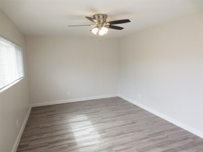Building Photo - 249 Avenida Rosa