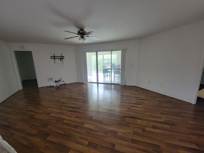 Foto del edificio - 3302 SE Aster Ln