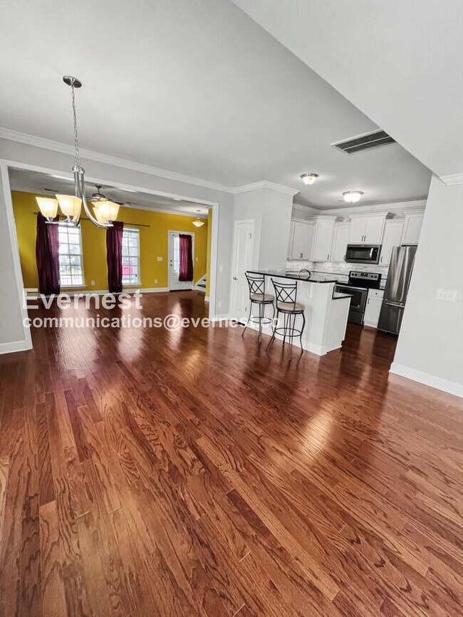 Foto del edificio - 2007 Oak Trail Dr