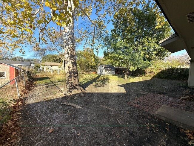 Building Photo - AVAILABLE NOW!!! Lovely 3 bedroom, 1 bath house in Duncanville