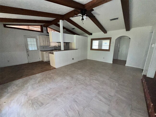 Foto del edificio - 9157 White Oak Dr