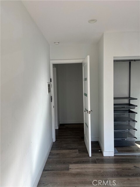 Foto del edificio - 702 S St Andrews Pl