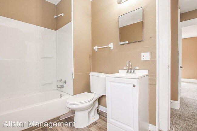 Building Photo - 3 br, 1 bath House - 12713 Rexwood Ave
