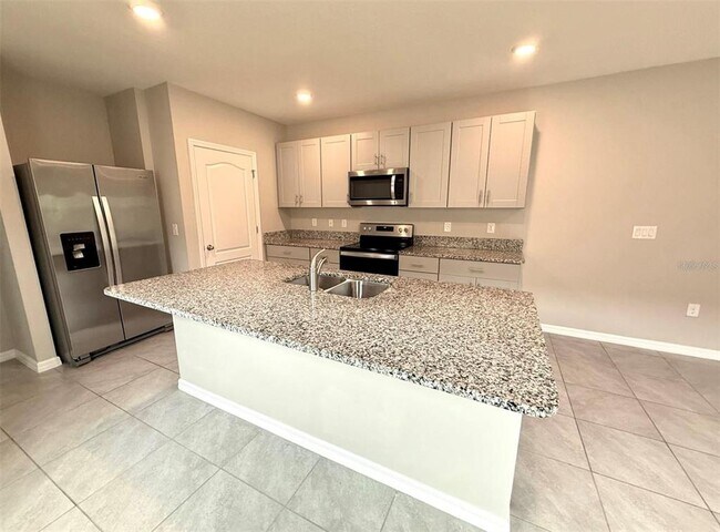 Building Photo - 324 Charles Dr