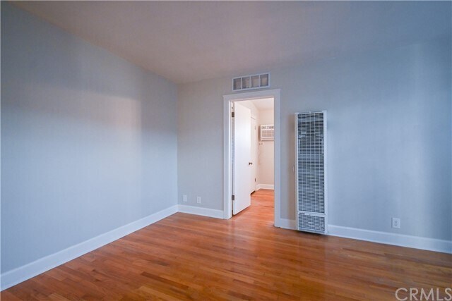 Building Photo - 540 S Lemon St