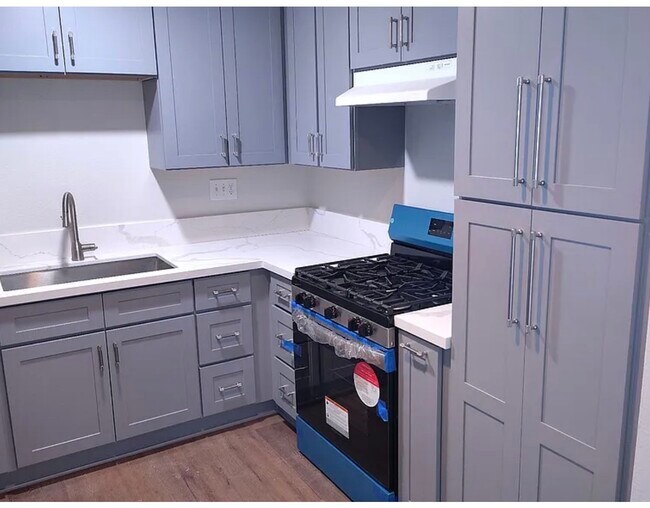 Foto del edificio - 44136 Division St