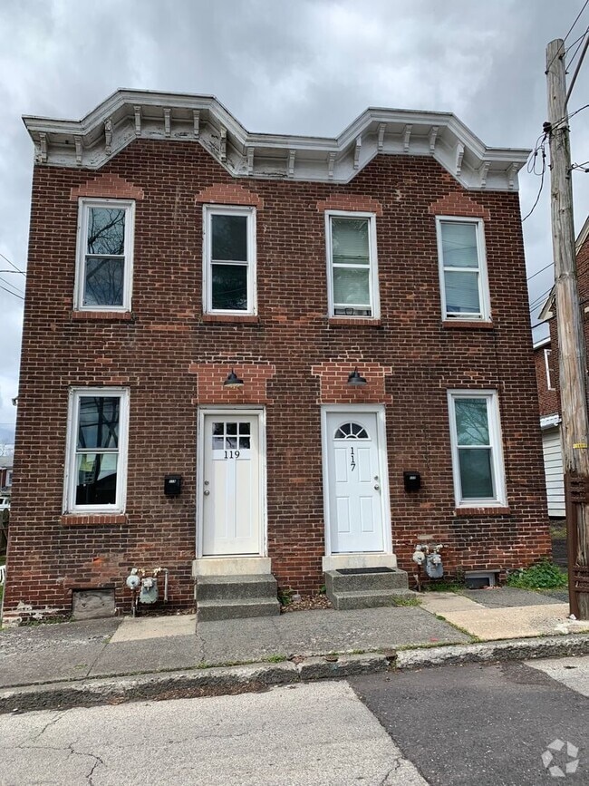 Building Photo - 119 S Washington St