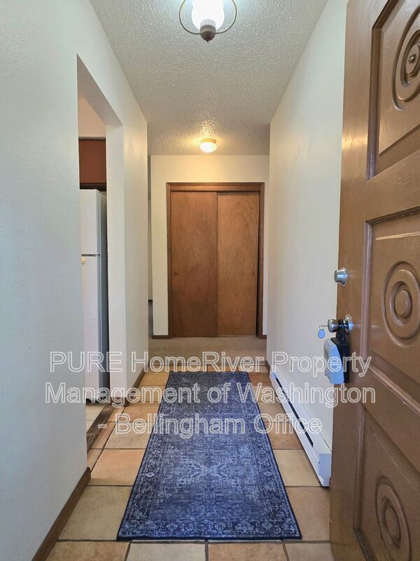 Building Photo - 2502 E Sunset Dr