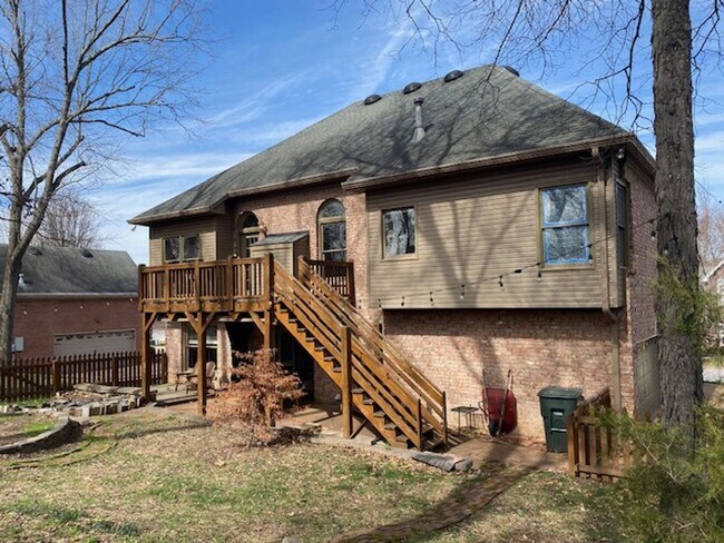 Foto del edificio - Great home near the lake and Seven Points ...