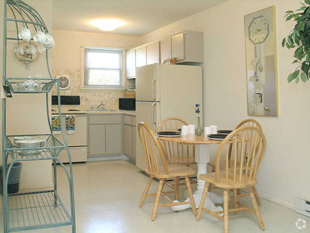 Kitchen - University Park Apartments