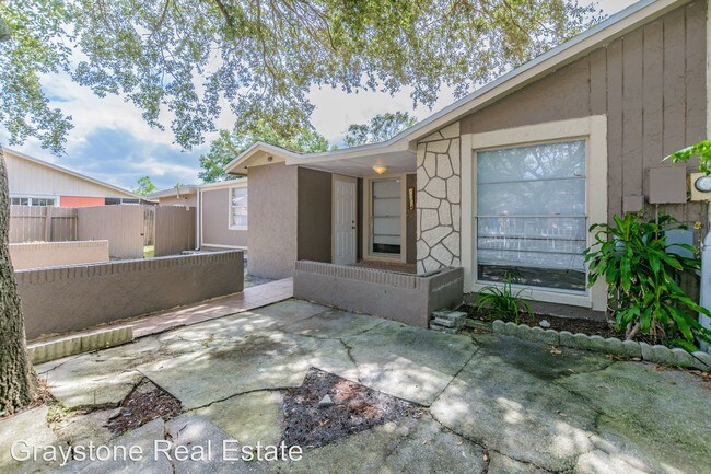 Building Photo - 10204 Carriage Glen Ct