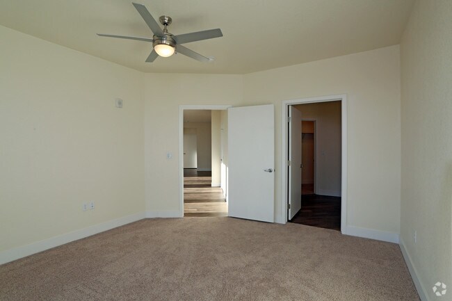 High Line Pointe Apartments photo'