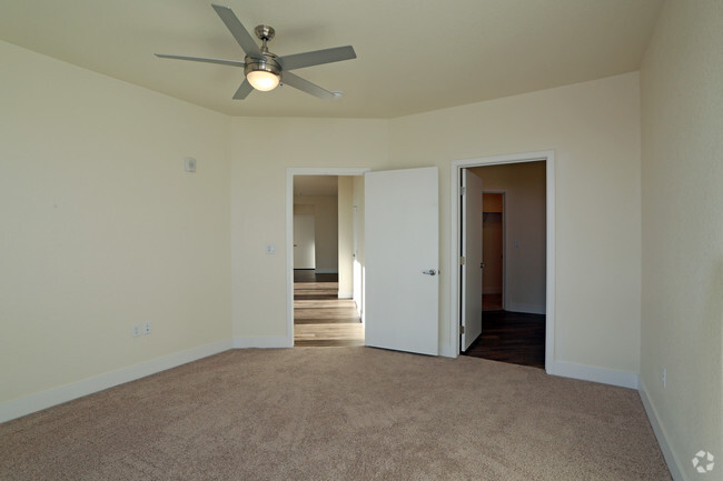 2BR, 2BA - B5 - High Line Pointe