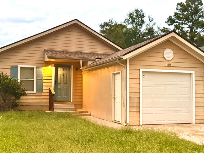 Building Photo - 11835 Greensbrook Forest Dr