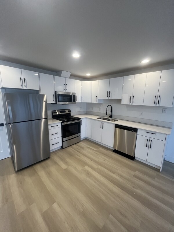 Foto principal - 590 Front St
