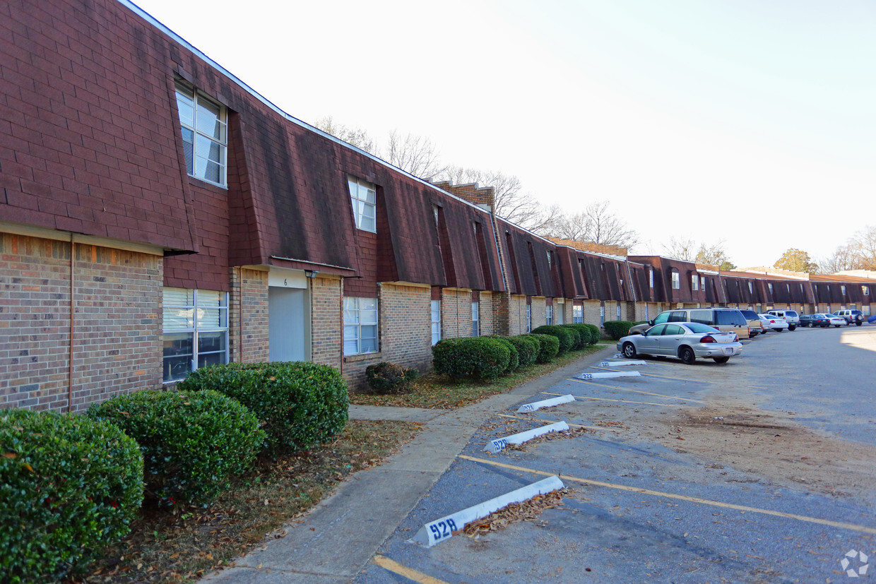 Building Photo - Brookmoor Apartments