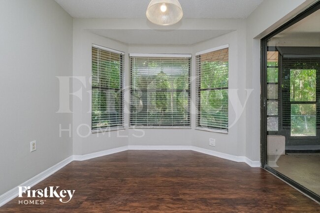 Foto del edificio - 8604 Knob Hill Ct