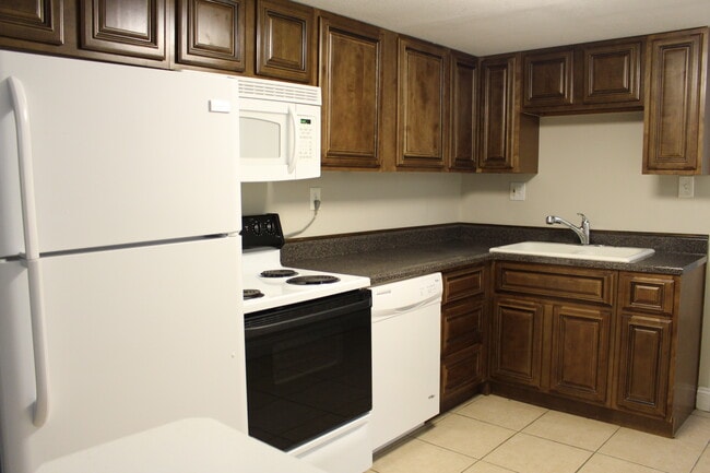 Interior Photo - z-103125-Vanderbilt Place E 42nd