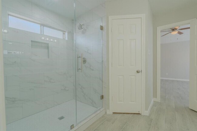 Building Photo - 15506 Alderete Dr