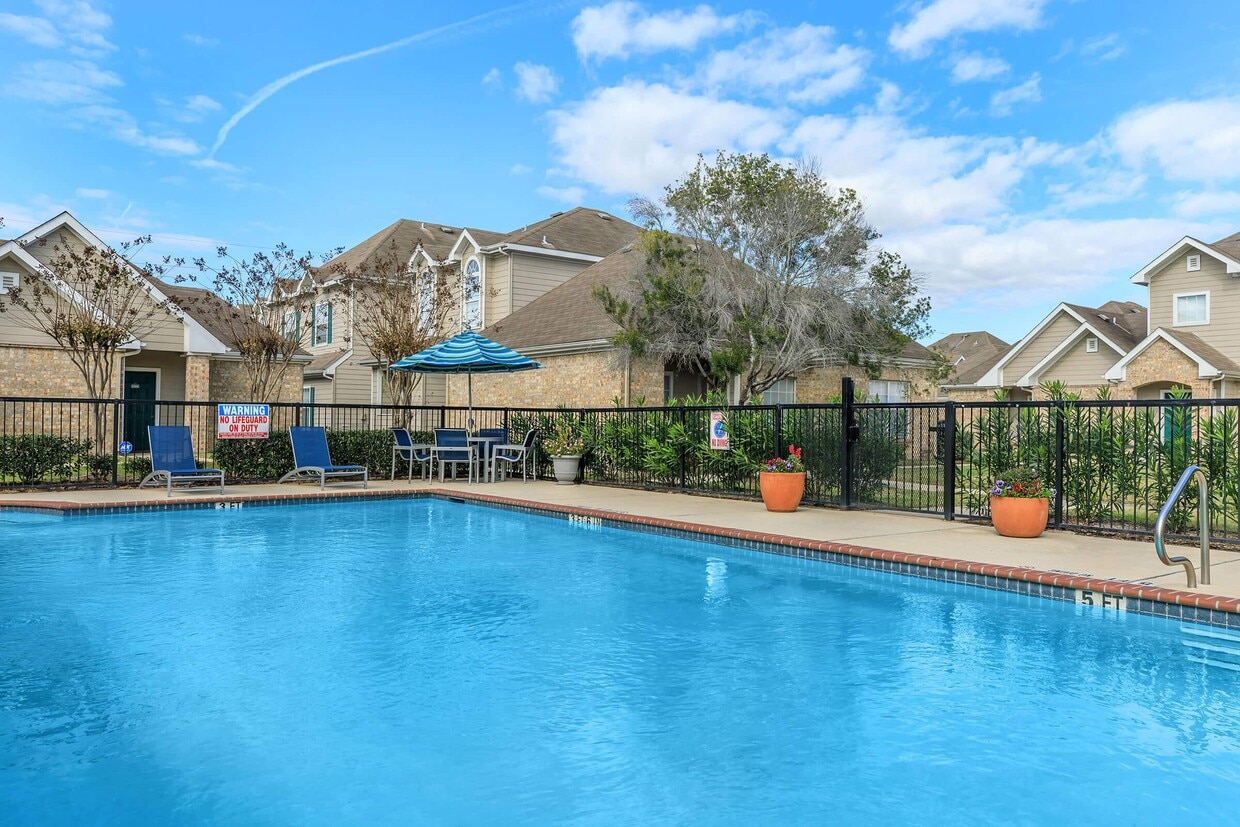 Town Park Townhomes Apartments 9950 Town Park Dr Houston, TX