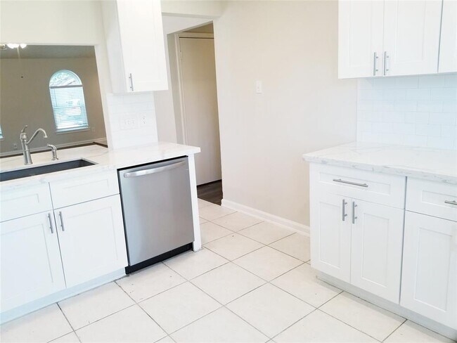 Foto del edificio - 3731 Westheimer Pl Dr