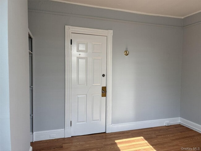 Building Photo - 178 N Broadway