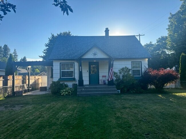 Building Photo - Downtown Coeur d' Alene Home (P#356)