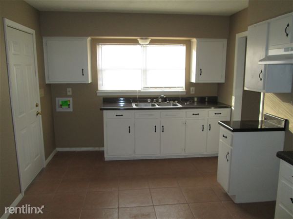 Building Photo - 2993 S Perkins Rd