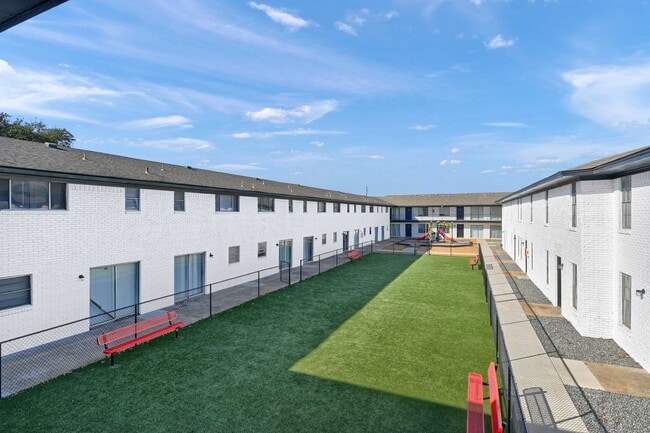 Building Photo - The District at Sherman