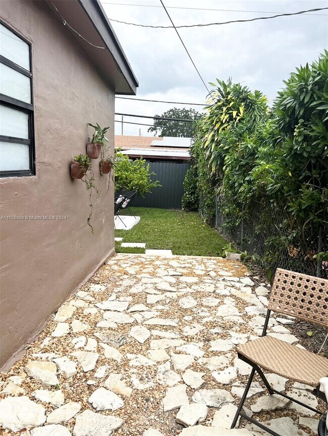 Foto del edificio - 11241 SW 7th Terrace