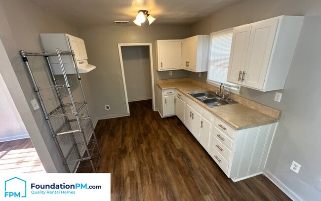 Building Photo - 3563 Lanette Rd