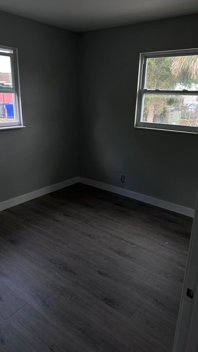 Building Photo - 1759 Aquarius Ct