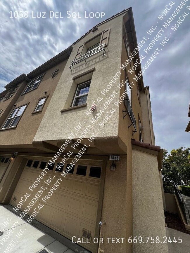 Building Photo - 1058 Luz Del Sol Loop
