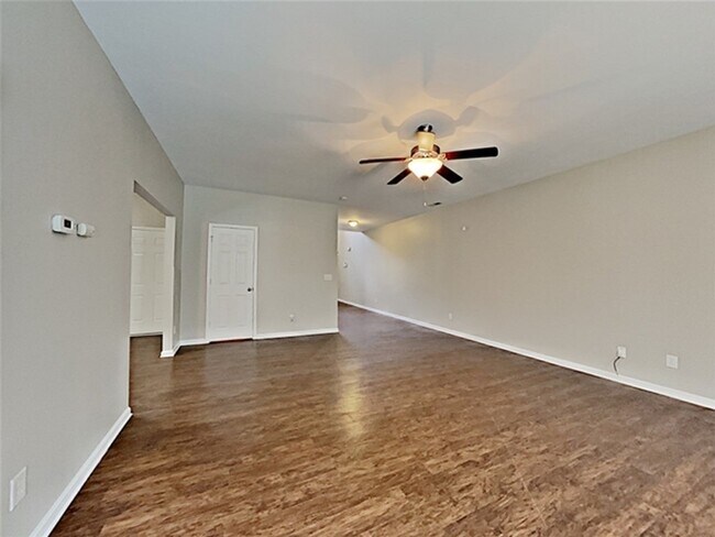 Foto del edificio - 12932 Silvaire Farm Rd