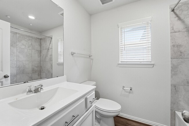 Building Photo - 28106 Aspen Horizon Dr