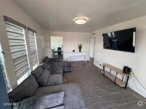 Building Photo - 10620 Cuatro Vistas Dr