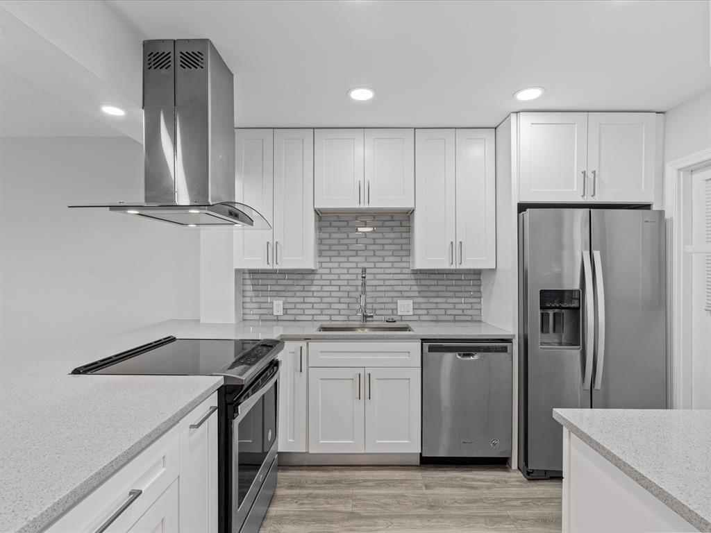 Foto principal - 3150 N Palm Aire Dr