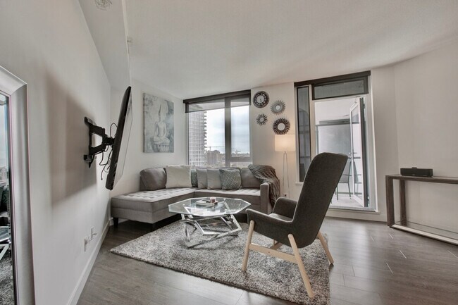 Photo du bâtiment - 30 Smithe St