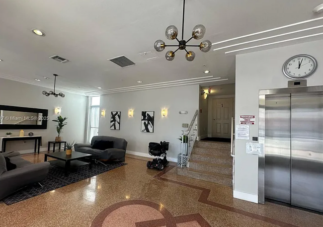Foto del edificio - 7326 Collins Ave