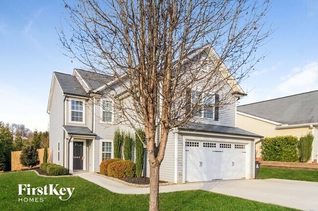 Building Photo - 5002 Long Branch Dr