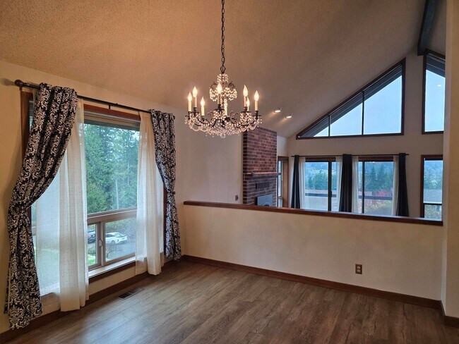 Foto del edificio - 4 Bedroom Poulsbo Home