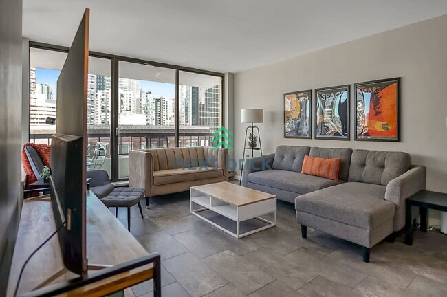 Foto del edificio - 1 BED & 1 BATH CONDO FOR RENT