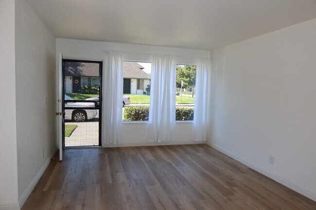 Building Photo - 1720 Orinda Ct