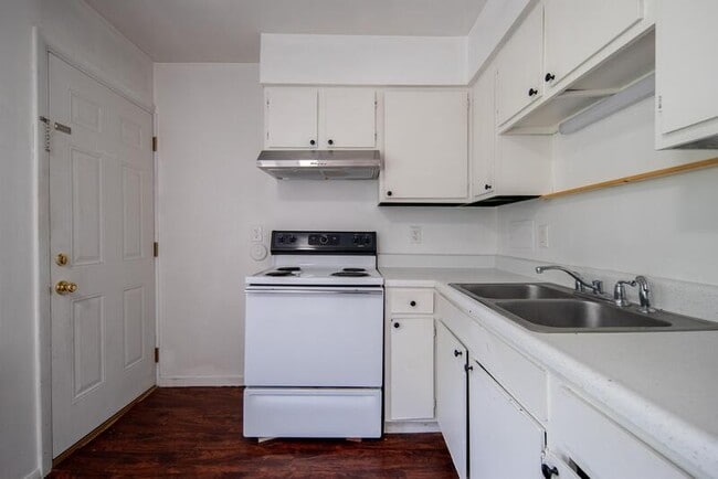 Building Photo - 50-62 East Street - 3A