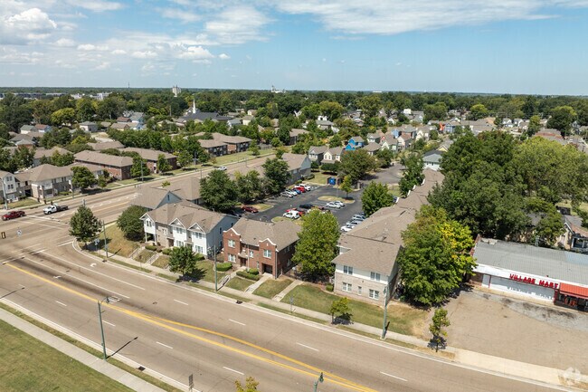 Foto aérea - Uptown Village Apartments