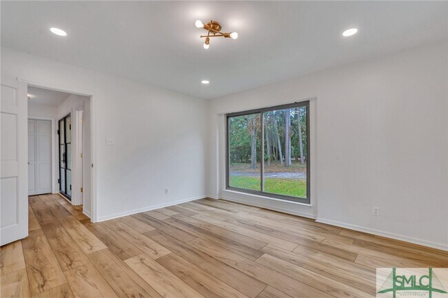 Building Photo - 1015 Mill Hill Rd